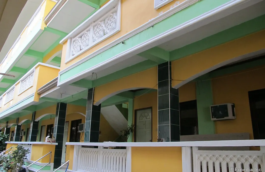 White Beach Hotel Puerto Galera Powered By Cocotel-1